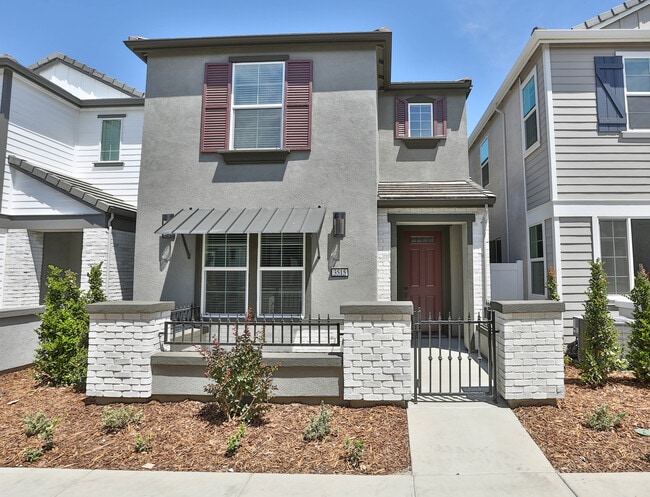 Building Photo - 3525 Sparrow Ct