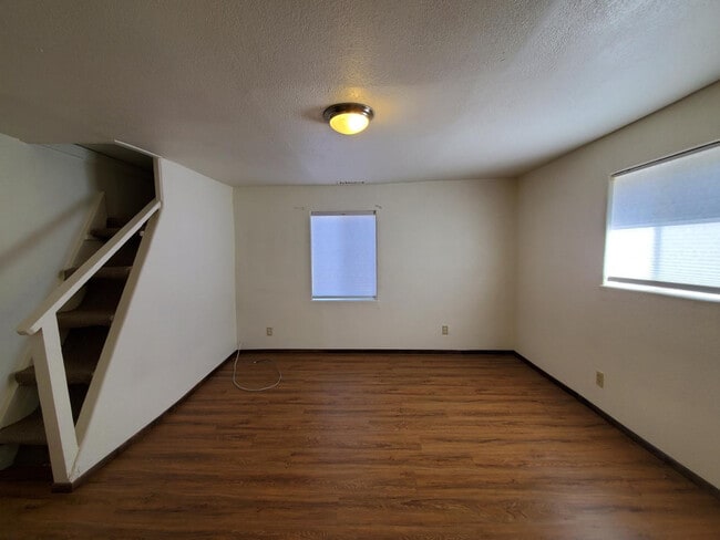 Building Photo - 515 S O'Leary St