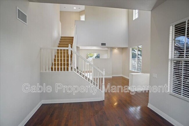 Foto del edificio - 27937 Periwinkle Ln