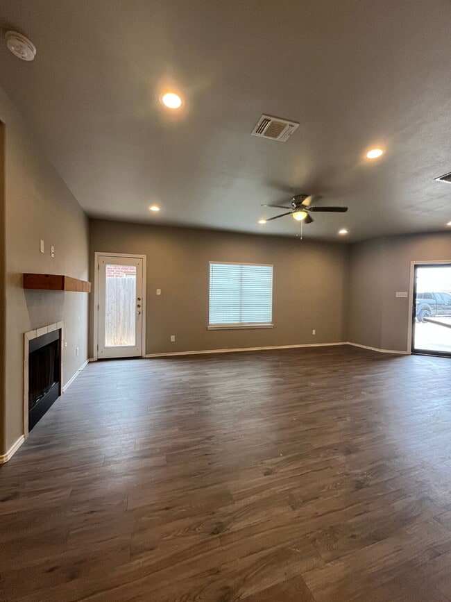 Foto del edificio - Spacious Duplex-3/2/2 Near Preston Manor!