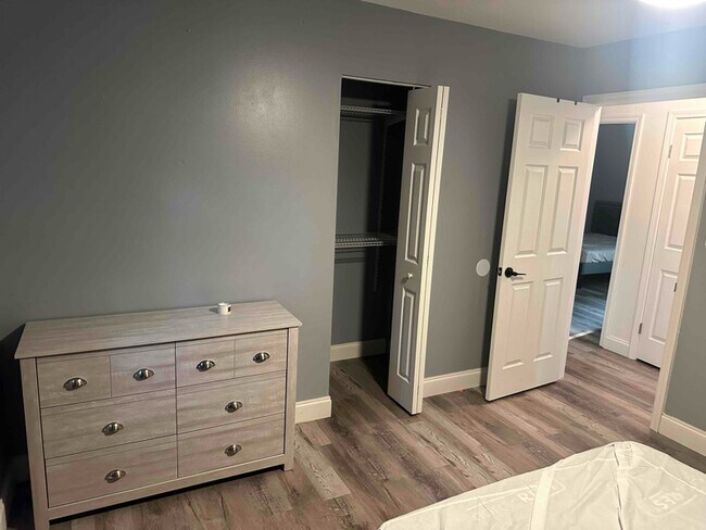 Foto del edificio - 905 Colquitt Cir