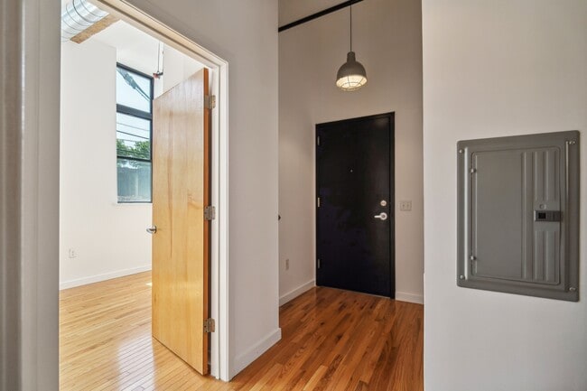 Building Photo - 475 S Jefferson St