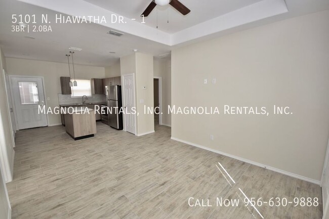 Building Photo - 5101 N Hiawatha Dr