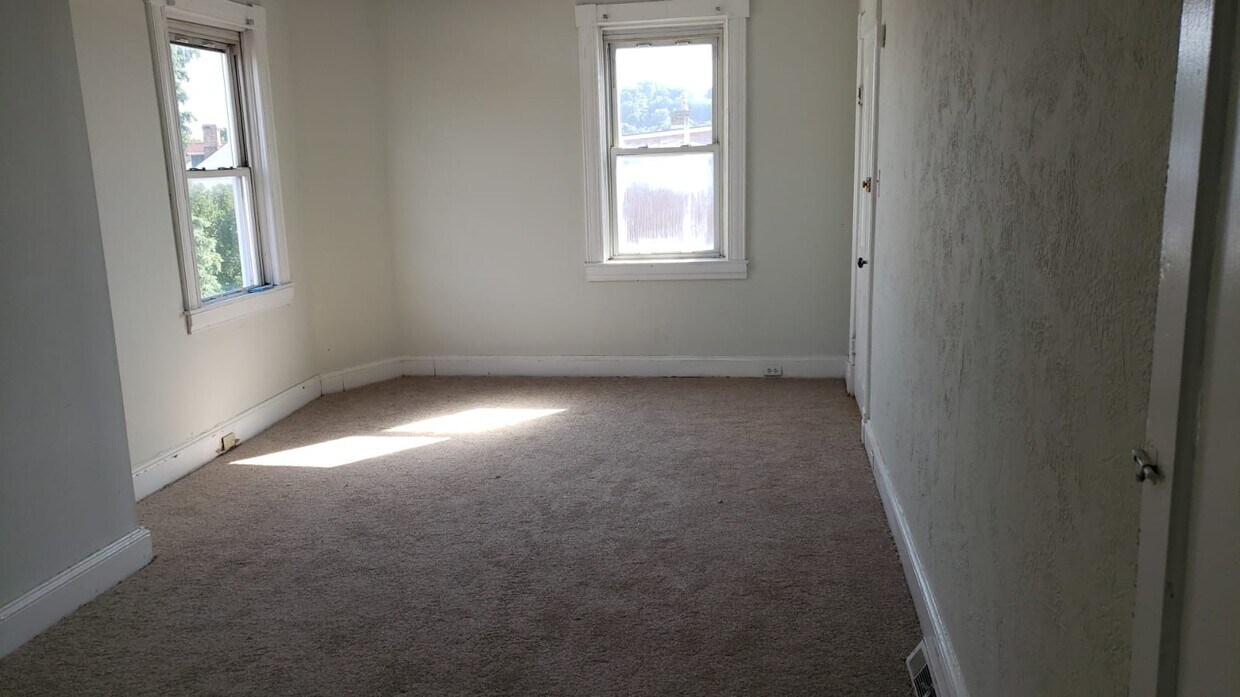 Foto principal - 4602 Friendship Ave