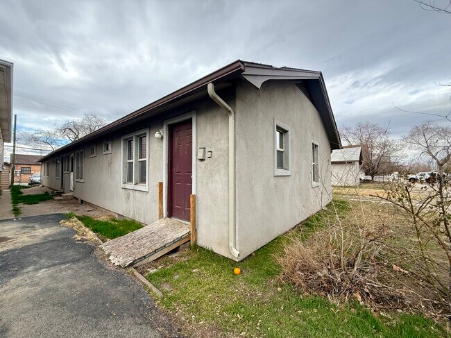 Foto del edificio - 1151 Belford Ave