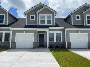 Building Photo - 2114 Northwest Dr