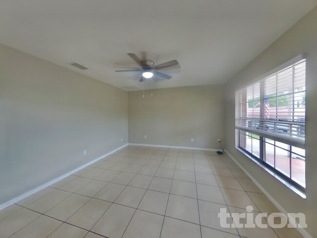 Building Photo - 1115 Oakhill St