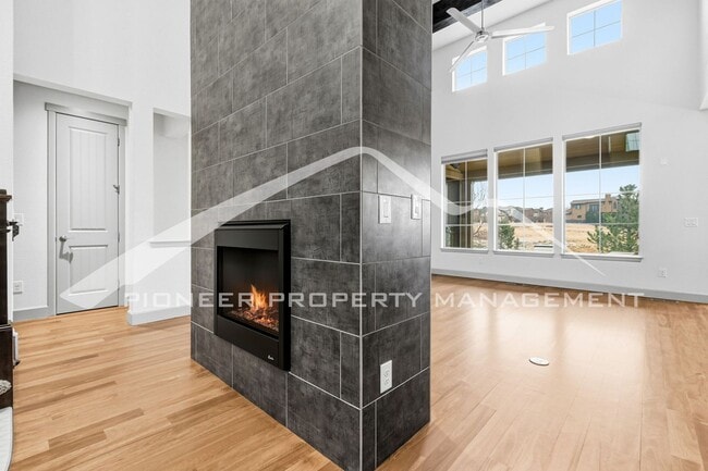 Building Photo - Stunning Home with 2 Fireplaces and 3 Car Garage