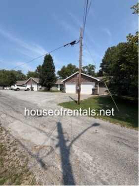 Building Photo - 906 Pear St