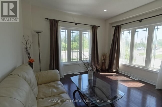 Photo du bâtiment - 18 Snowling Dr