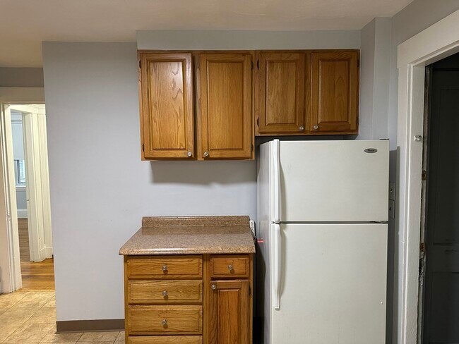 Building Photo - 18 Symmes St