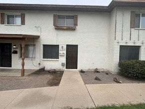 Building Photo - 7129 W Wolf St