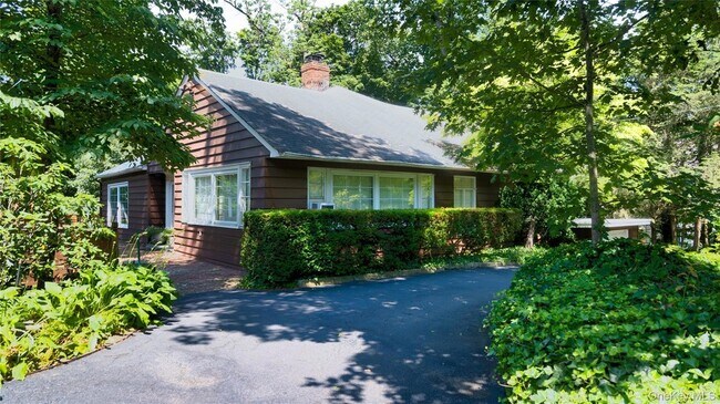 Foto del edificio - 50 Glenwood Rd