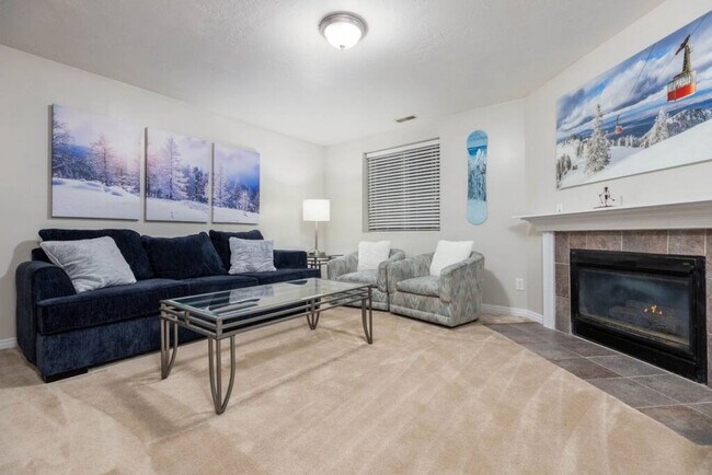 Foto del edificio - 8126 Clover Spring Ln
