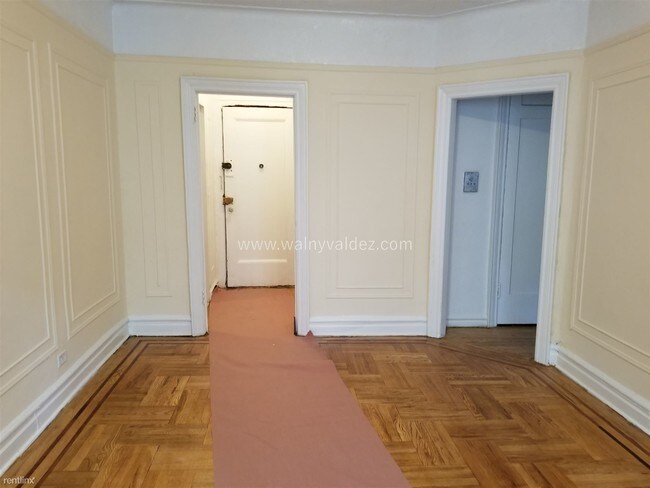 Foto del edificio - 667 E 232nd St