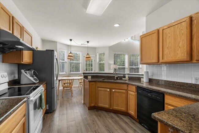 Foto del edificio - 8024 Whitworth Ln