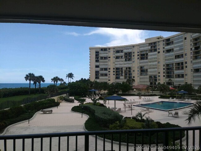 Foto del edificio - 200 Ocean Trail Way