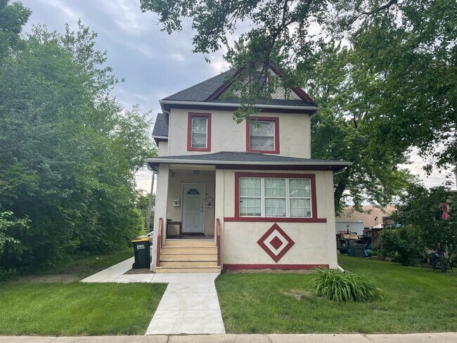 Building Photo - 240 Sawyer Ave