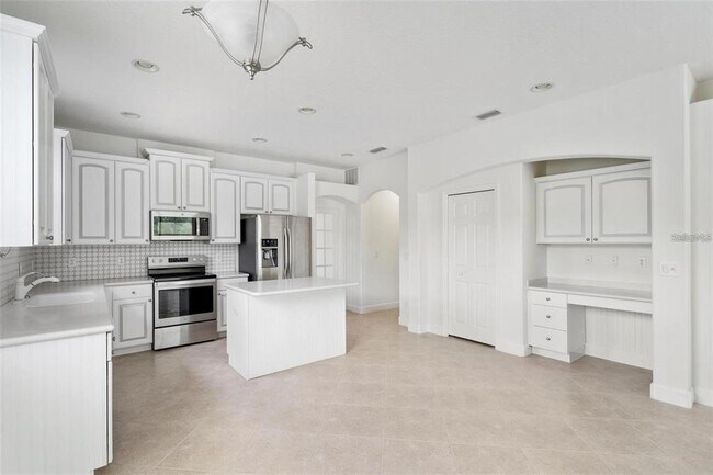 Building Photo - 2205 Weaver Bird Ln