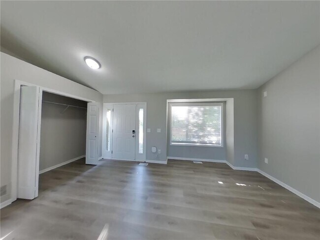 Foto del edificio - 2428 123rd Cir NW