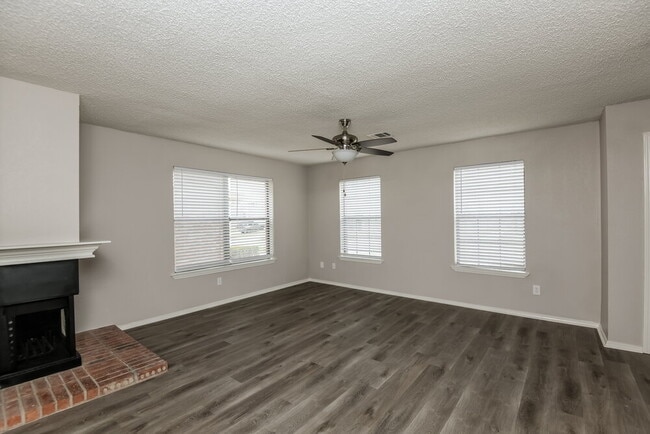 Building Photo - 829 Wyndham Pl