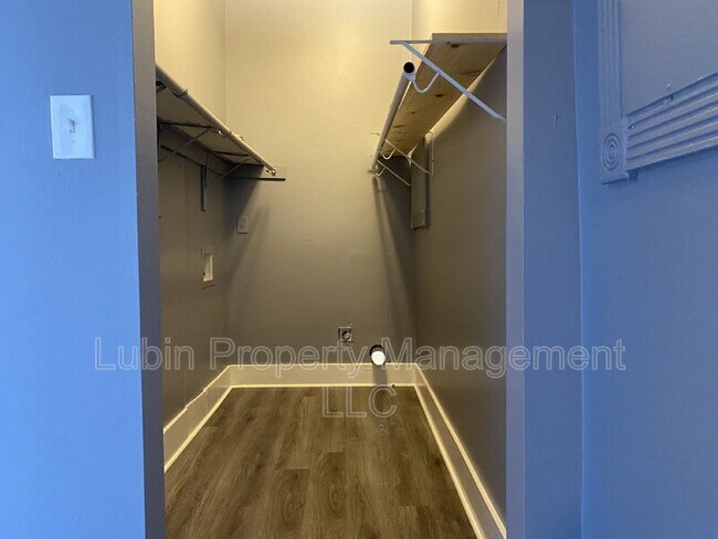 Building Photo - 1060 Delmar Ave