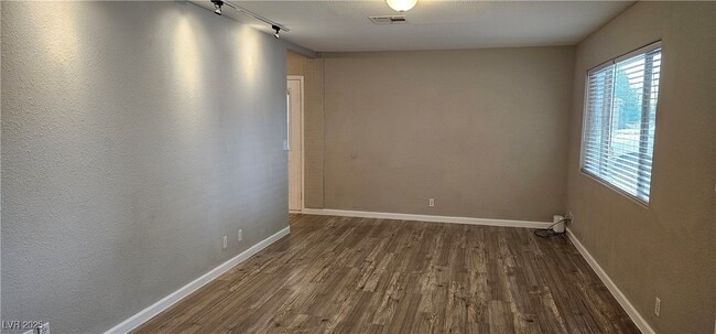 Building Photo - 129 Beech St