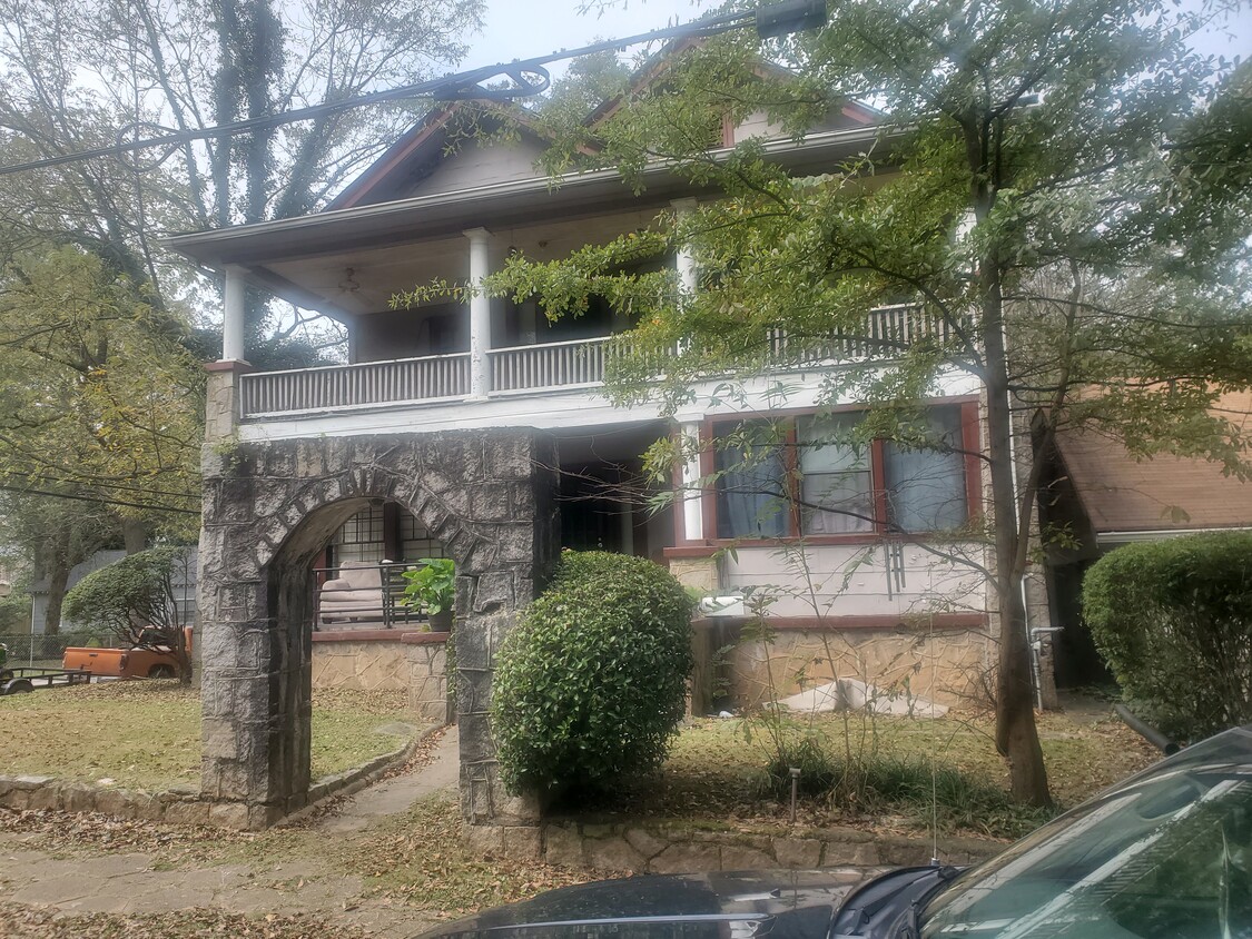 Primary Photo - 529 Atwood St SW