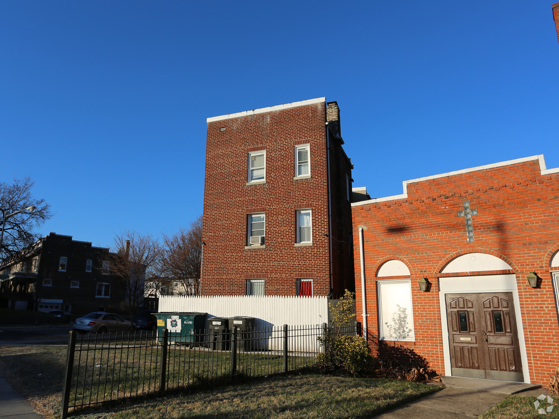 Building Photo - 1215 Randolph St NW