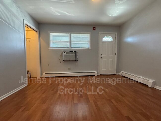 Building Photo - 39 King Arthur Ct