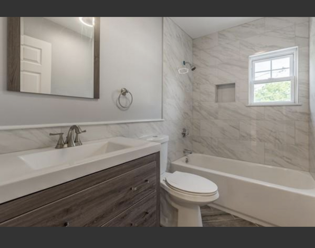 Main bathroom - 7 Carter Pl