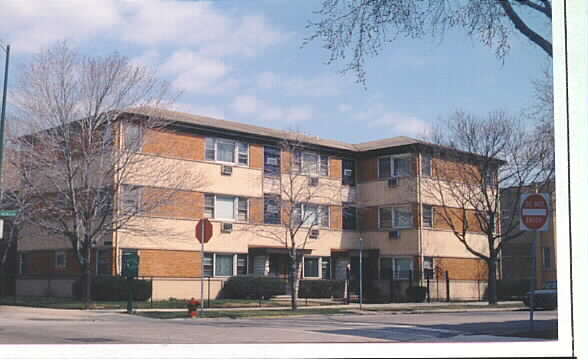 Building Photo - 2501 N Laramie Ave
