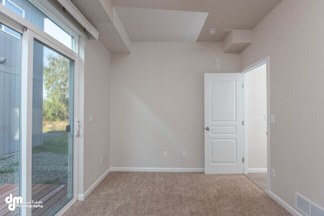 Foto del edificio - 150 Willow View Circle