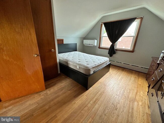 Foto del edificio - 320 Barclay Ave