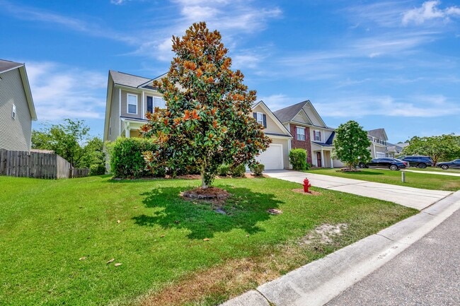 Building Photo - Spacious 4-Bedroom Home for Rent in Sought...