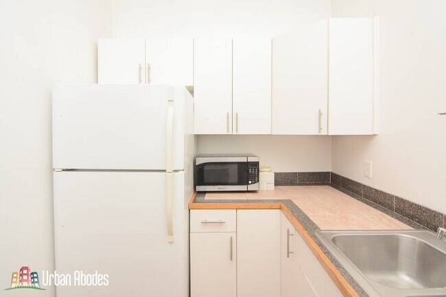 Foto del edificio - 2432 W Moffat St