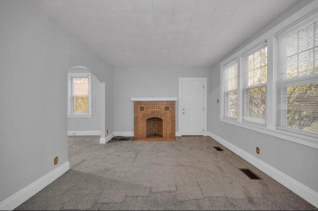 Building Photo - 834 Hermosa Ave