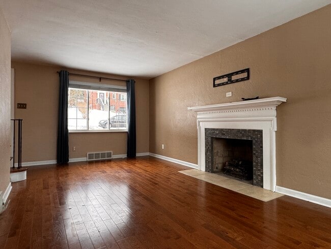 Foto del edificio - 849 Kewanna Ave