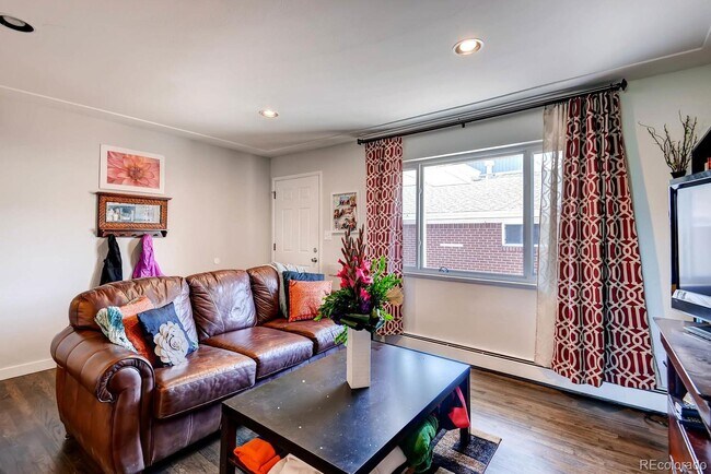 Sala de estar - 2838 Xavier St