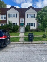 Building Photo - 3550 Seymour Ave