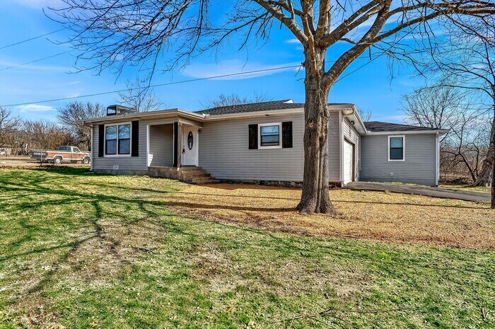 Primary Photo - 735 S Bridgefarmer Rd