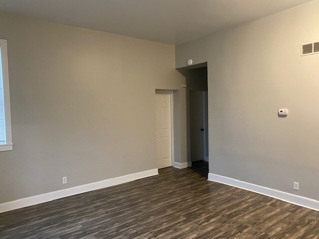 Foto del edificio - 137 E 10th St