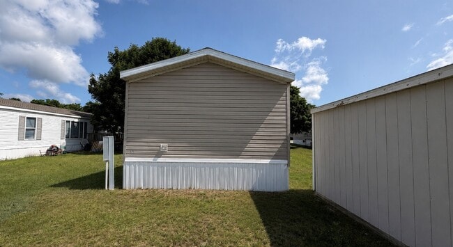 Building Photo - 4647 Iris Ln