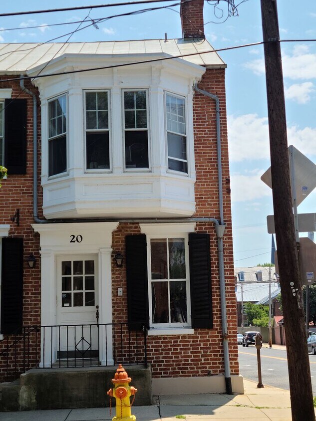 20 W 3rd St Unit B, Frederick, MD 21701 Room for Rent in Frederick
