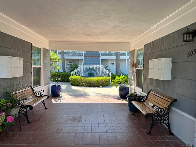 Building Photo - 5070 Marlborough Dr