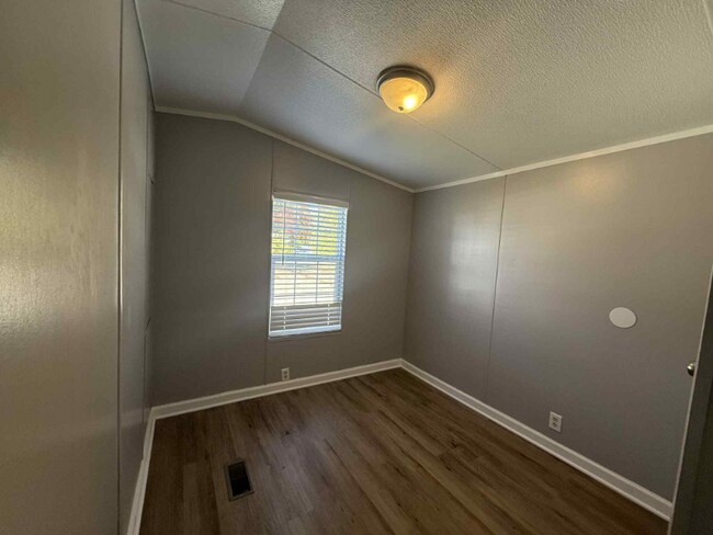 Foto del edificio - 1236 N Oaklane Rd