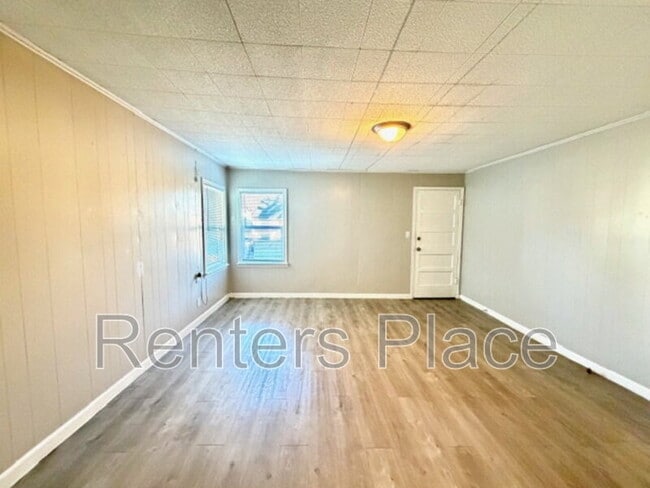 Building Photo - 408 N Florence Ave