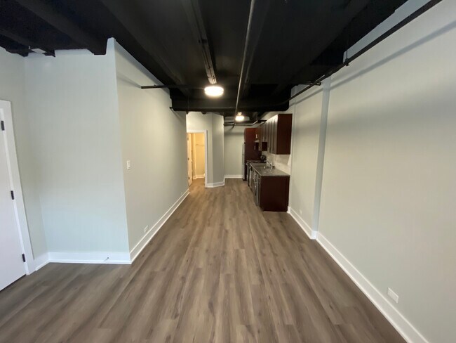 Building Photo - 485 Roger Williams Ave