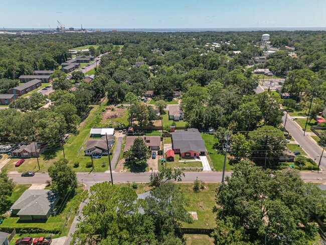 Building Photo - 3819 Lanier Avenue