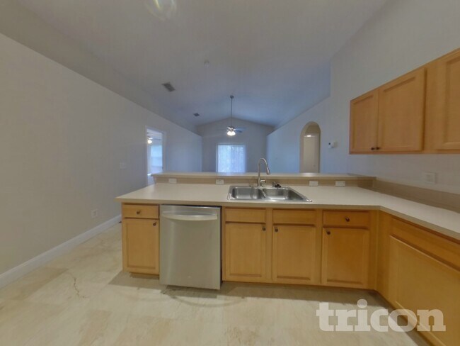 Building Photo - 1074 Worthington Dr